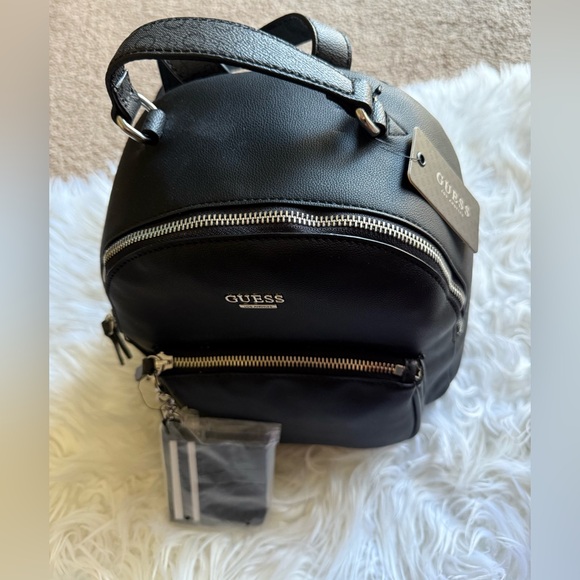 New Back pack Guess NWT